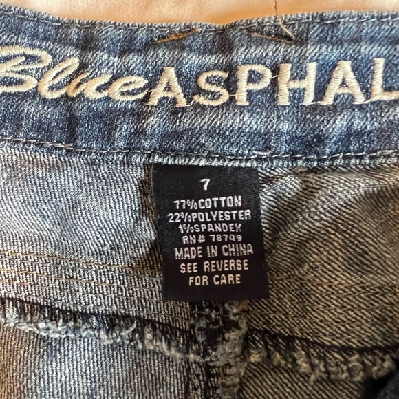 Blue Asphalt Denim Shorts - Embroidered - size 7 - Picture 3 of 6